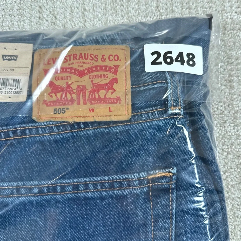 Levis item new